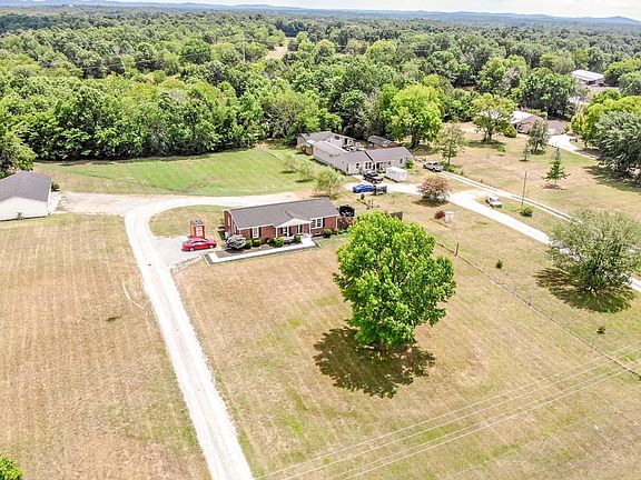 3rd image of 2658 Highway 41a N
