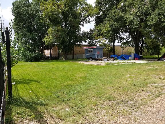 5th image of 2053 Johanna Dr