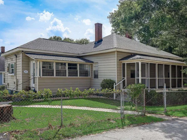2 Ash St, Porterdale, GA 30014