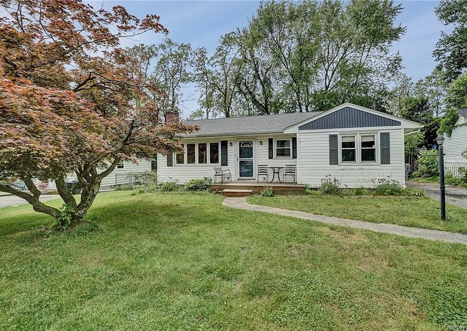 1st image of 7 Woodlawn Ave