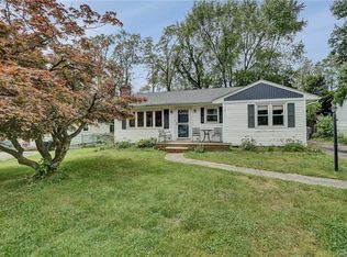 7 Woodlawn Ave, New Windsor, NY 12553