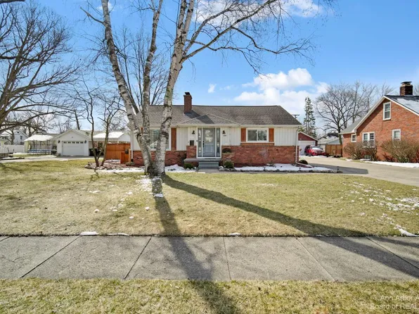 228 Lafayette Ave, Milan, MI 48160