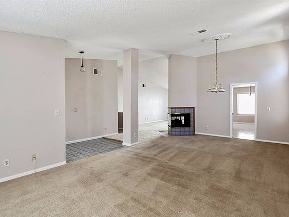 3rd image of 3017 Nutwood St