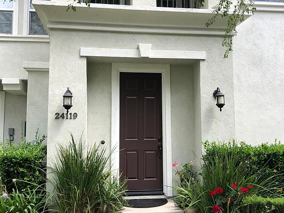2nd image of 24119 Meadowbrook Ln