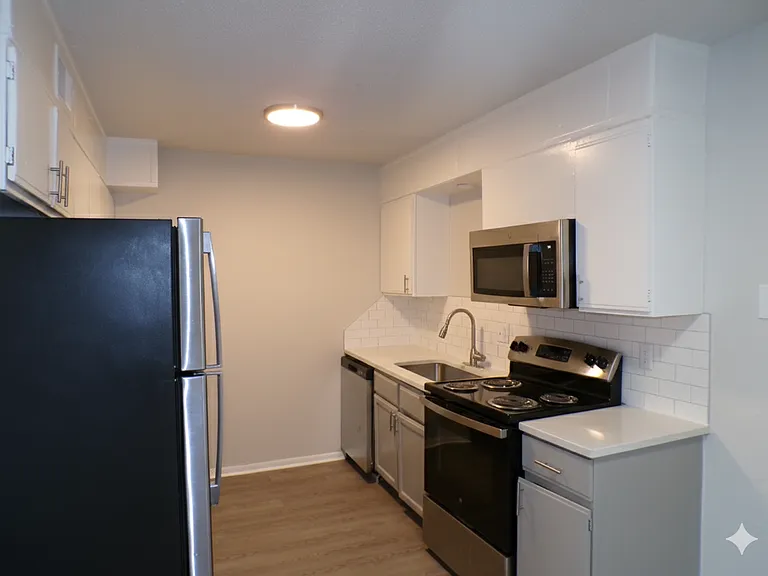 Regency Point Luxury Apartments — Photo 126