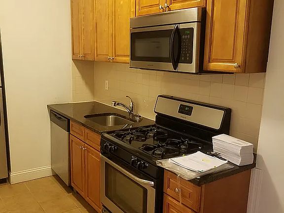 2nd image of 901 Washington Ave #3700