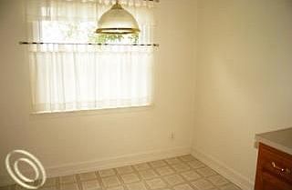 4th image of 2183 Rose Ave