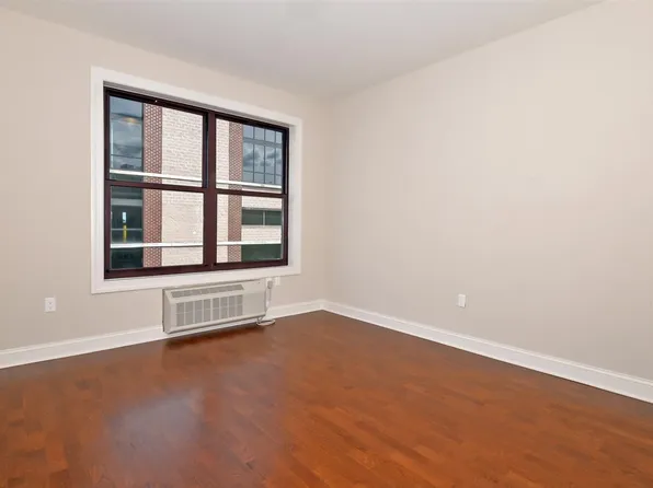 100 Marshall Street image 9 of 15