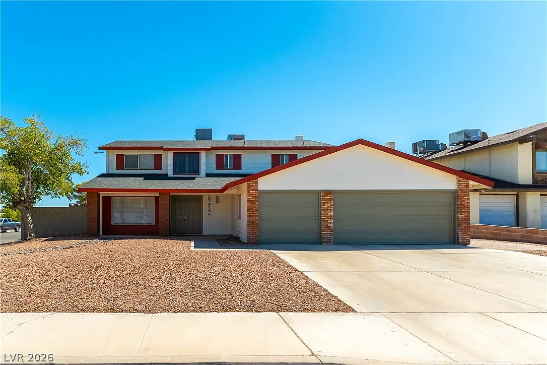 4 bed, 2.5 bath, 2438 sqft, $2,695 — Photo 2