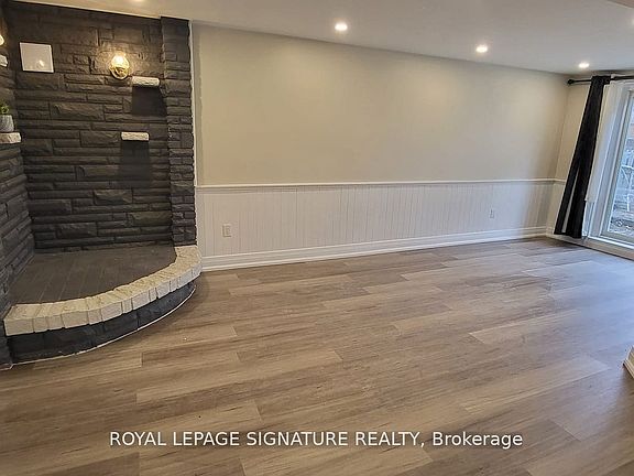 2nd image of 32 Albion St #Basement