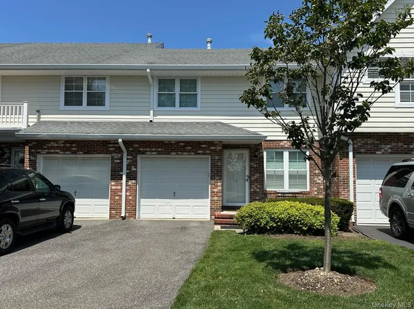 13 Springfield Circle, Central Islip, NY 11722