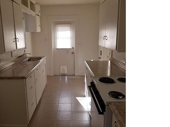 3rd image of 206 E Alhambra Ave