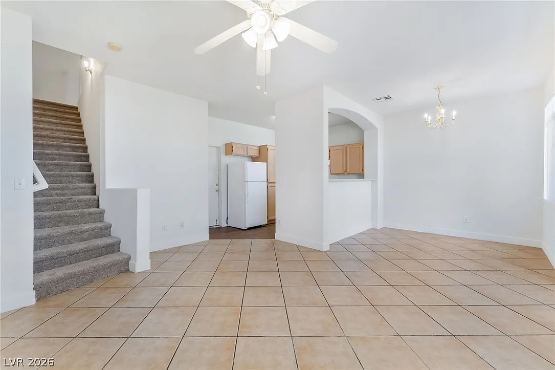 3 bed, 2.5 bath, 1320 sqft, $1,700 — Photo 3