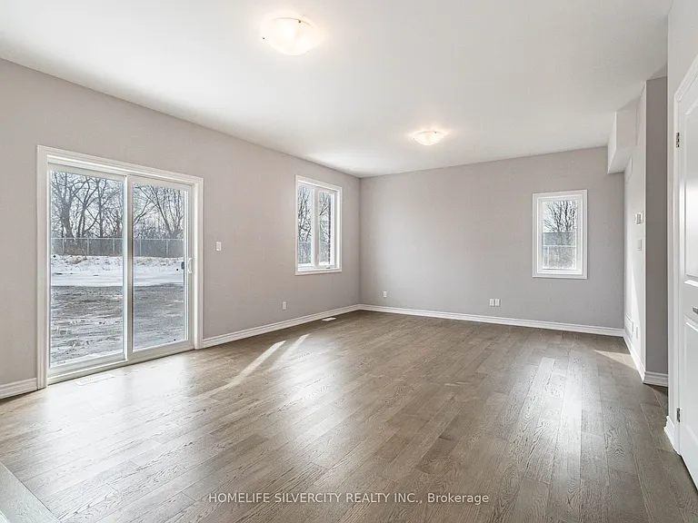 215 Southworth St N — Photo 7
