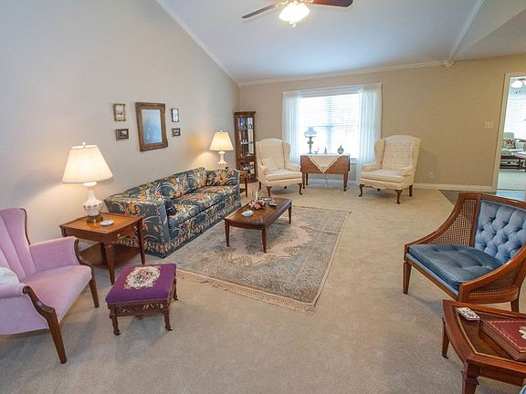 4th image of 1511 Willowbrook Dr