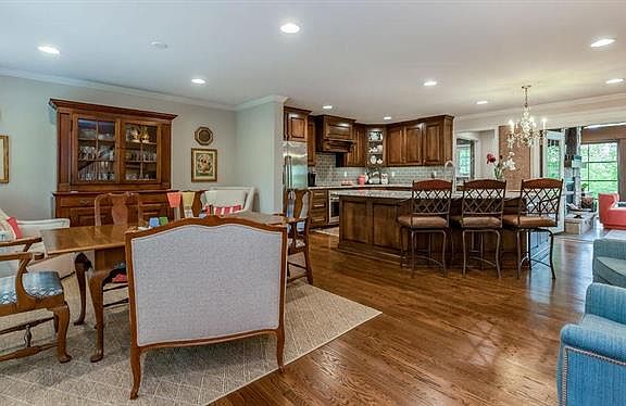 3rd image of 444 Navajo West St