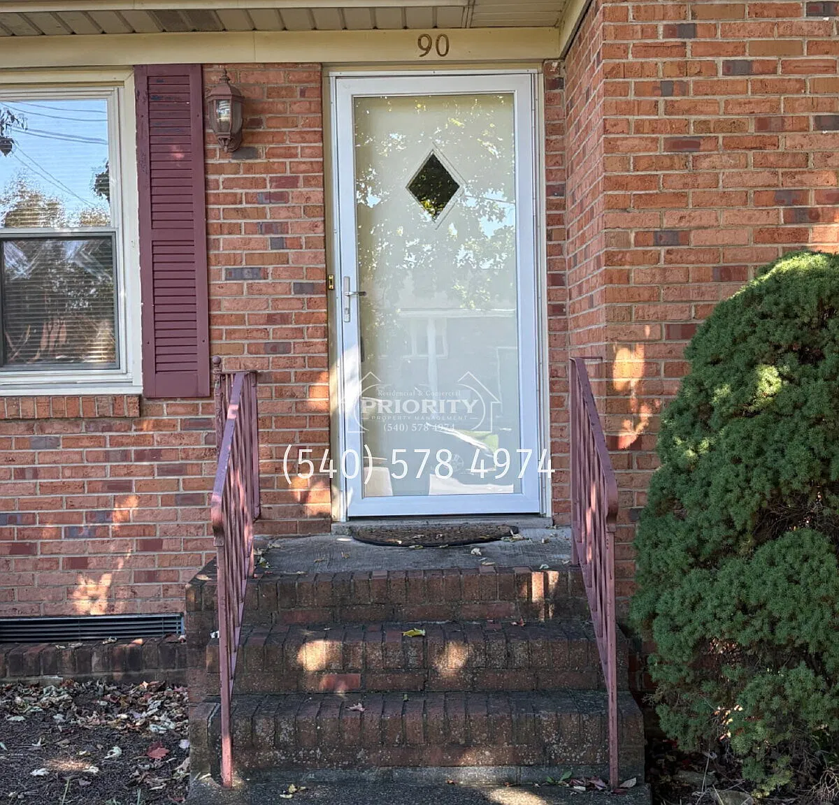 "Charming 4-Bed Retreat on Emery St, located in Harrisonburg!" — Photo 2