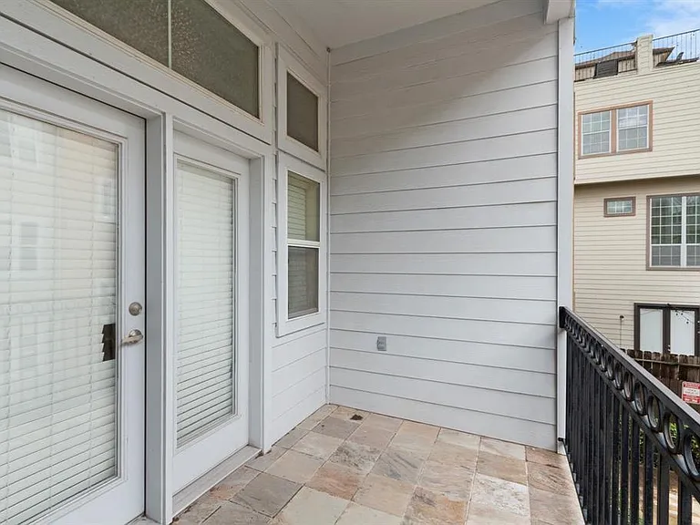 5734A Kansas St — Photo 15