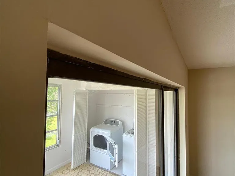 9440 SW 8th St #401 — Photo 12
