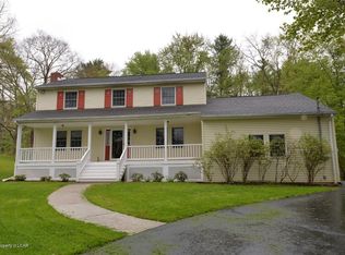 107 Lines Ln, Mountain Top, PA 18707