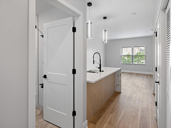 4th image of 3918 Haverford Ave #4