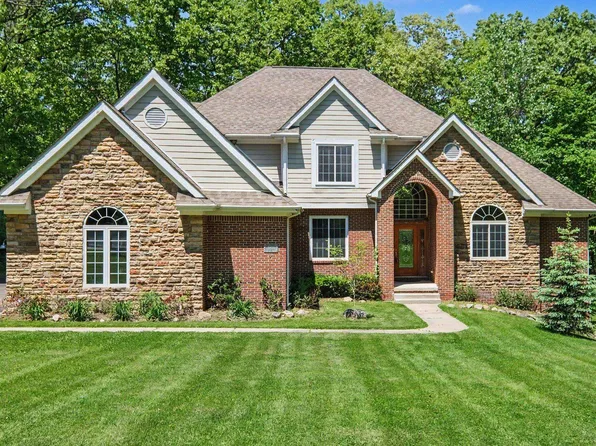 15600 Pine Ridge Dr, Holly, MI 48442