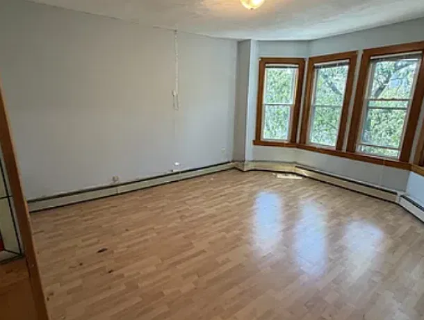 4 bed, 9999 sqft, $4,700 — Photo 4