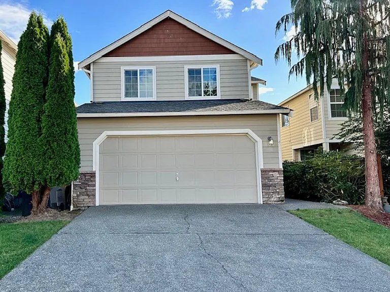11447 SE 195th Pl — Photo 1
