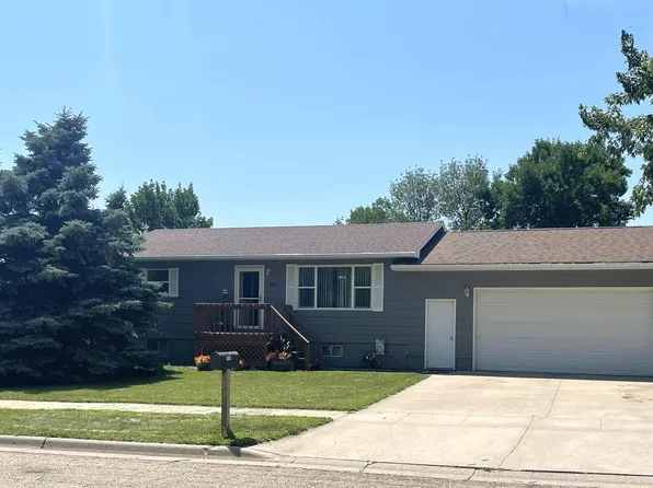 915 S Cleveland Ave, Pierre, SD 57501