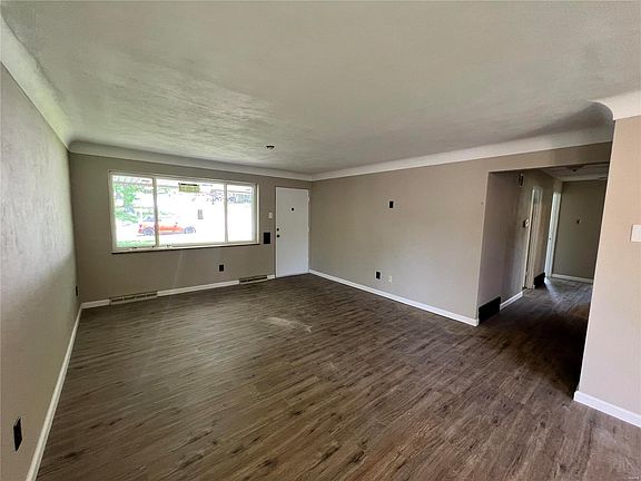 5th image of 47 Jean Dr