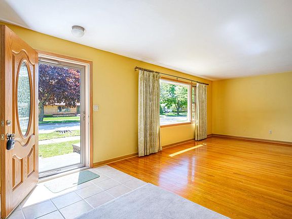 3rd image of 2710 S 17th STREET