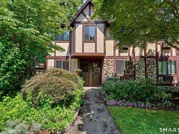 221 Foxwood Lane #221, Milford, CT 06460