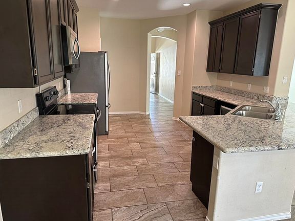 5th image of 719 Andalucia Dr