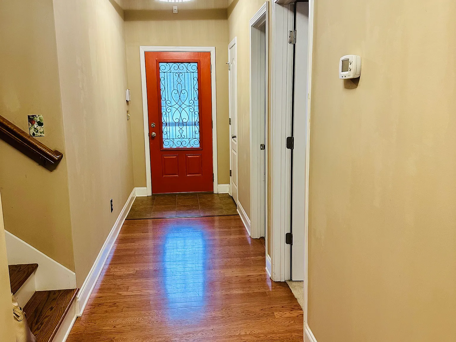3 bed, 2.5 bath, 1922 sqft, $2,050 — Photo 3