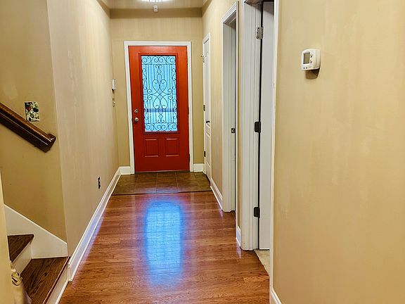 3rd image of 524 Casey Ct
