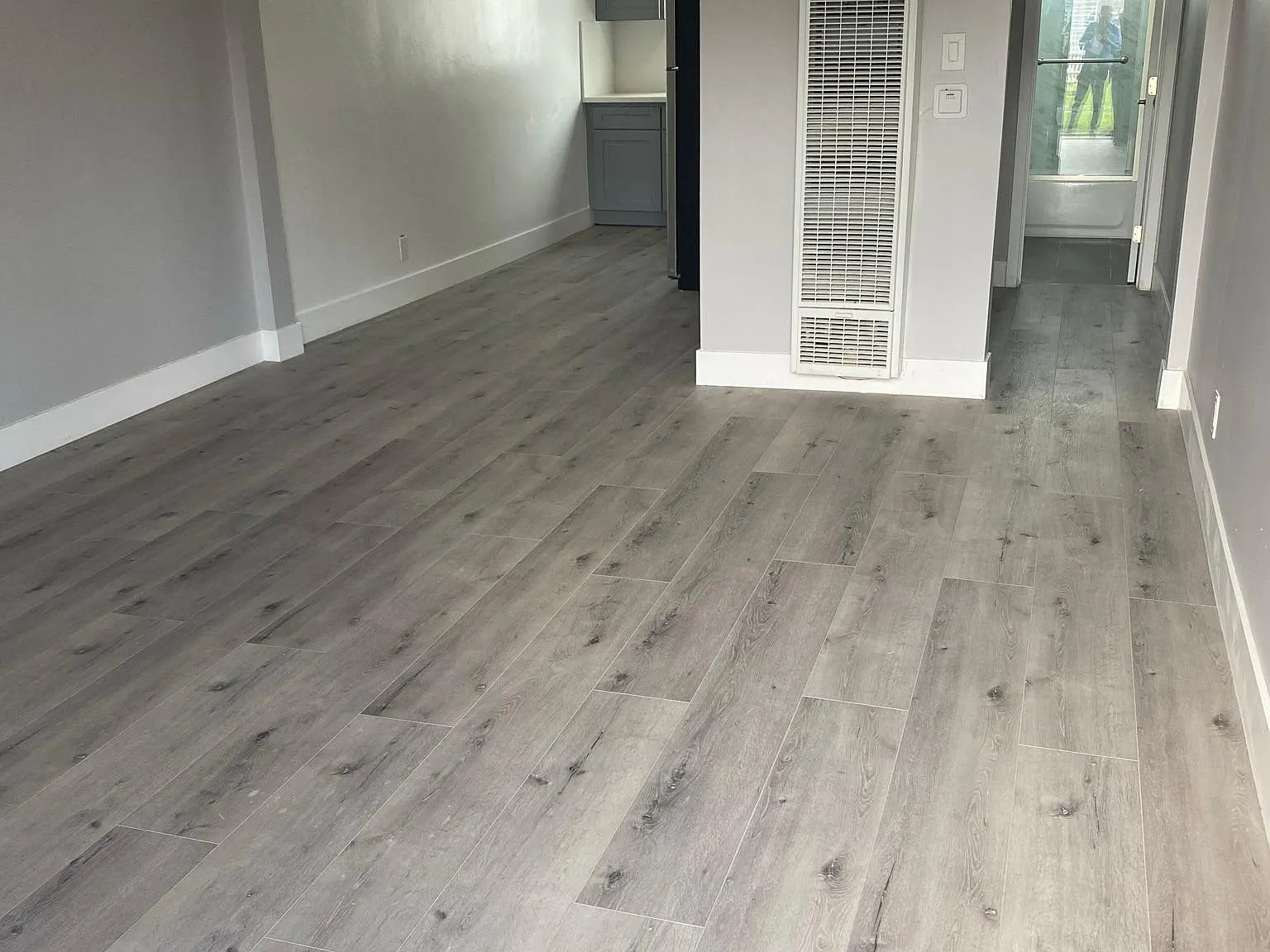 Studio, 400 sqft, $1,395 — Photo 2