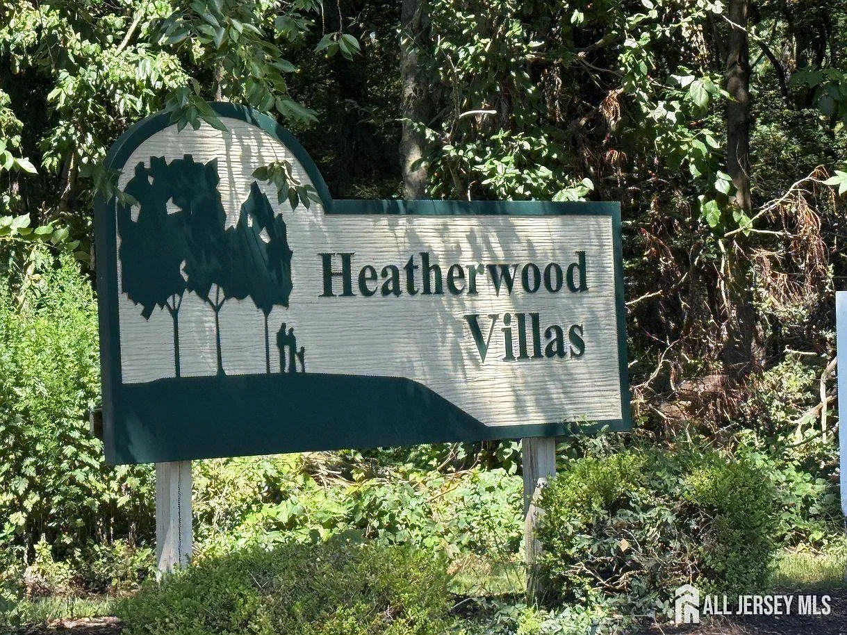 3 bed, 2.5 bath, 1463 sqft, $2,900 — Photo 3