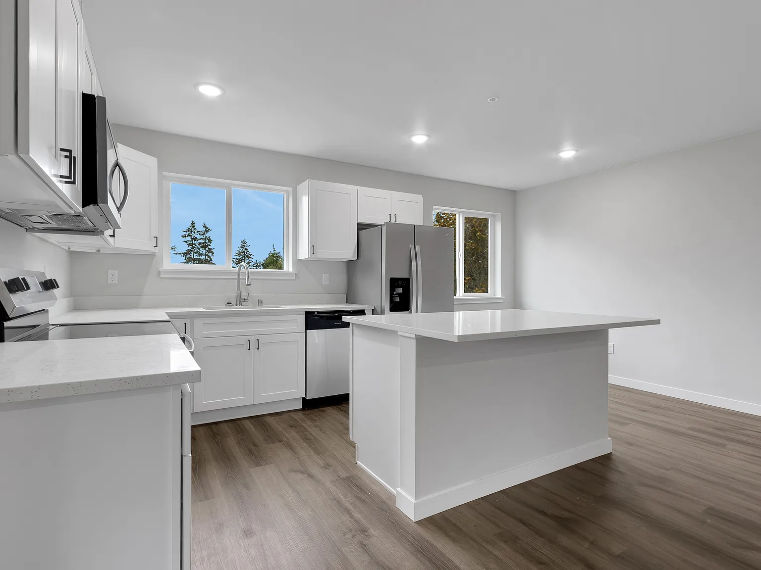 3 bed, 1208 sqft, $2,450 — Photo 1