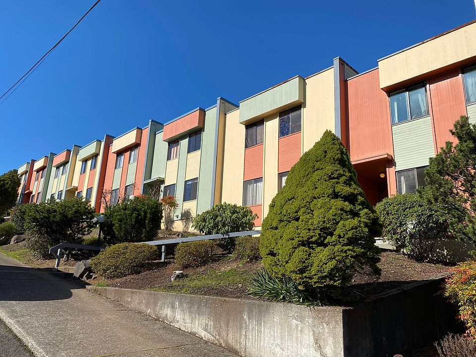 1st image of 1015-1049 Franklin Ave #1021