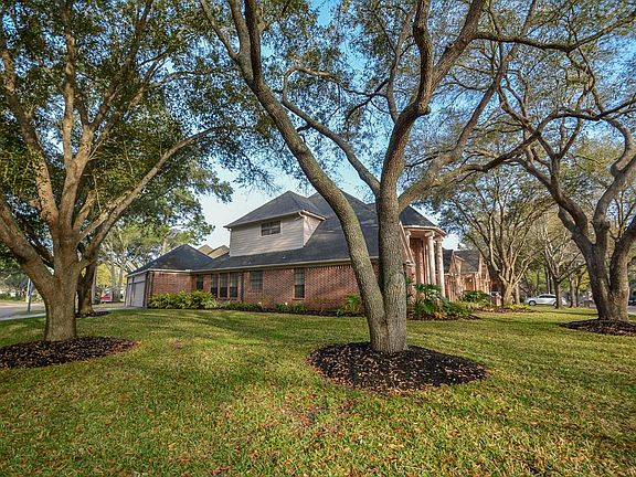 2nd image of 1810 Field Briar Dr