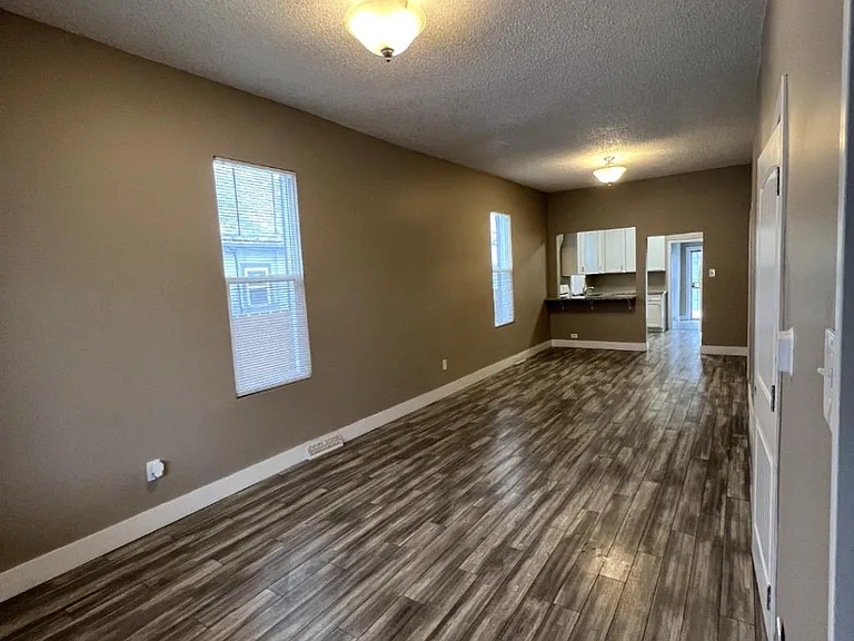 4683 Vine St — Photo 5
