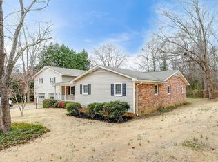 104 Heathwood Dr, Taylors, SC 29687