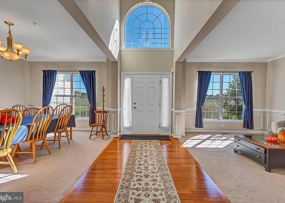 1st image of 43000 Heritage Dr
