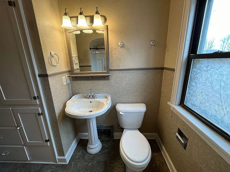 803 Grand Ave — Photo 16