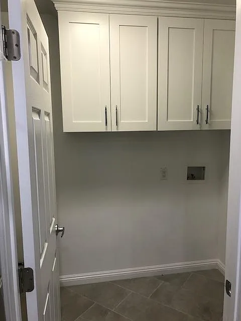 Laundry hook-up