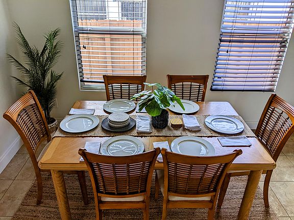 5th image of 411 Barnett St