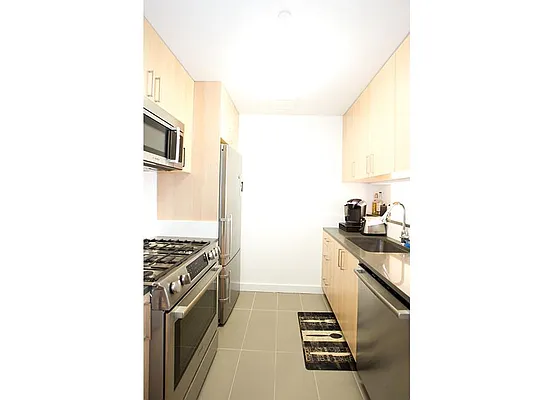 Rented by Warburg | media 34