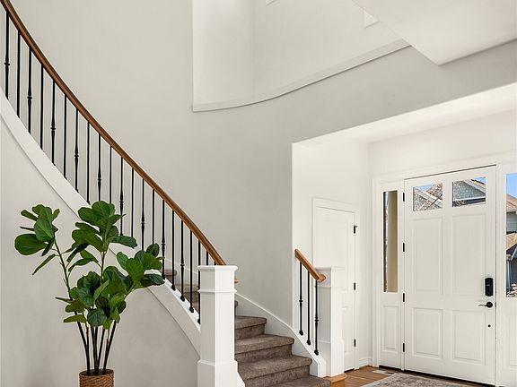 5th image of 2455 30th Avenue NE