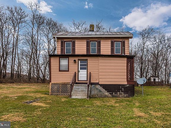 2nd image of 1402 Woodenbridge Ln