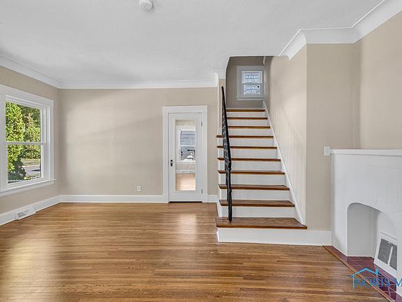 5th image of 934 Homer Ave